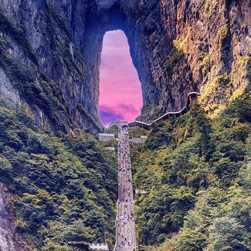 湖南的张家界为何被誉为“浮世绝景”?