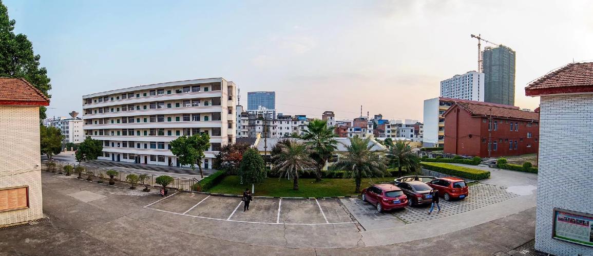南宁电子工程学校是公办还是民办的