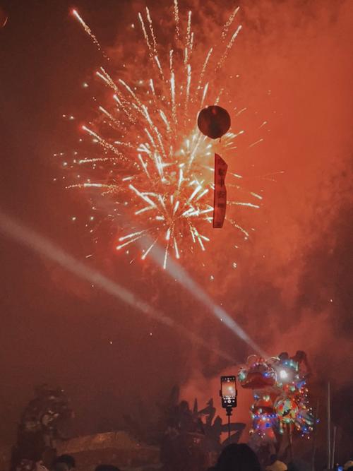 快过年了,用五种不同的JS特效带你看烟花