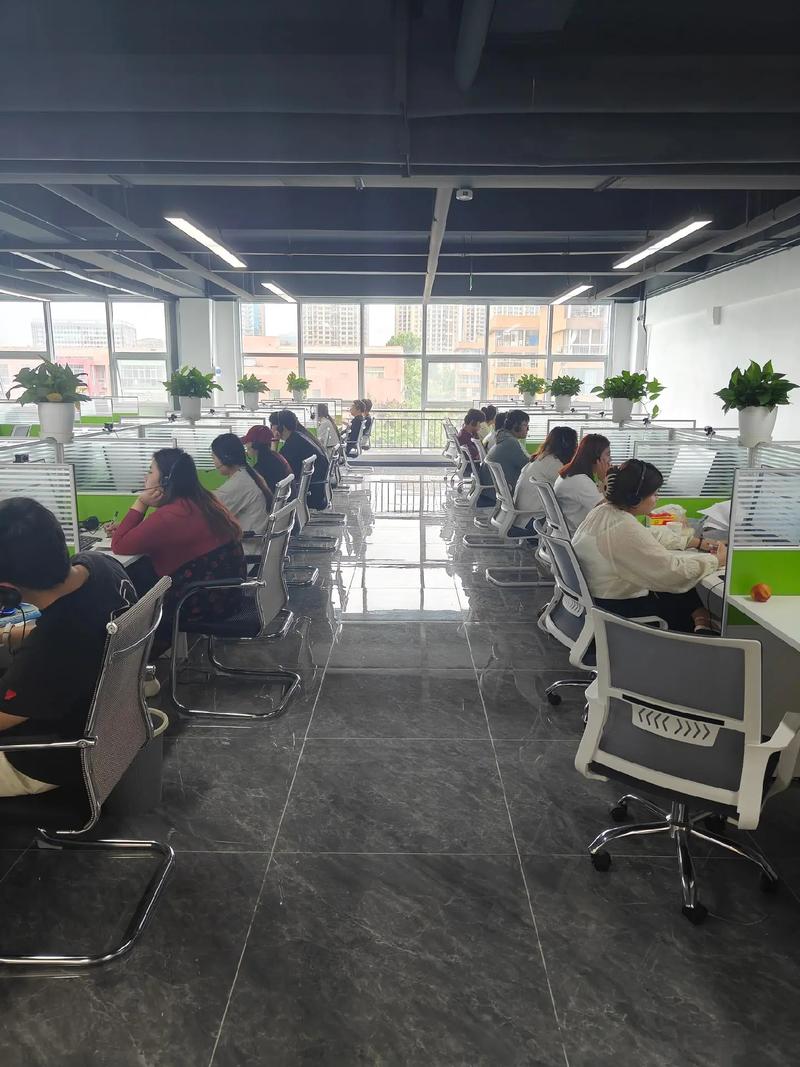 电子商务出来在哪里实习